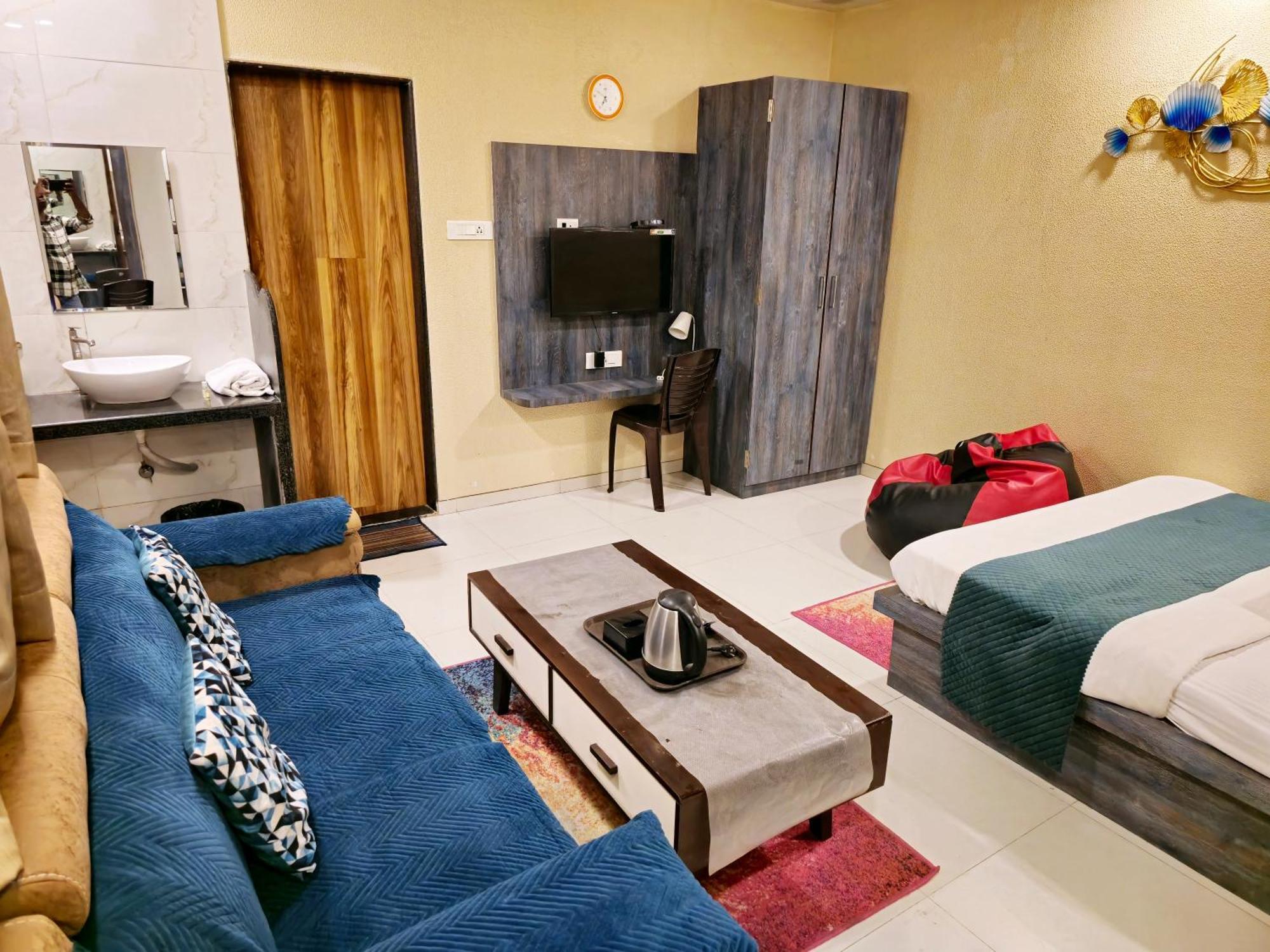 Hotel Mari Aai Residency Navi Mumbai Room photo